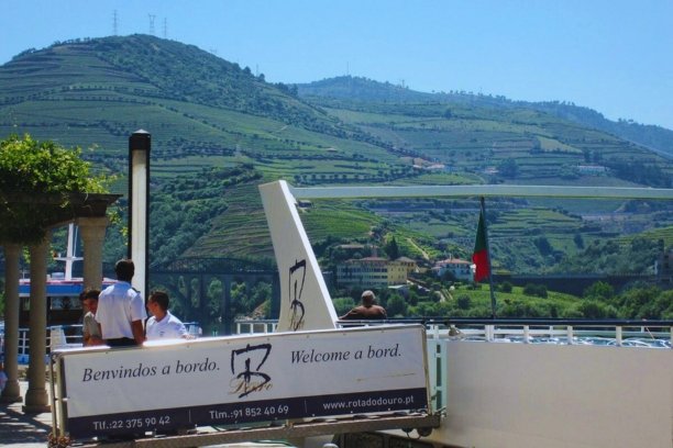 Porto | Régua | Porto Tradição do Douro com vinho a bordo - Subida