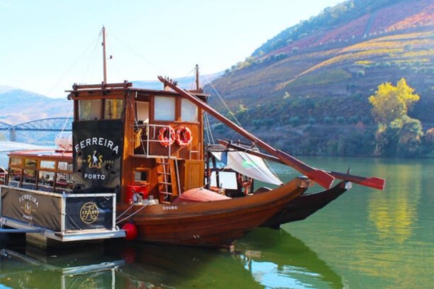 Passeio de Barco Rabelo na Régua