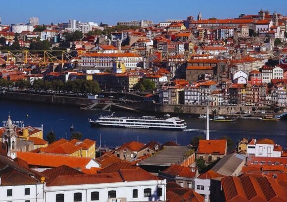 Porto | Régua | Porto com paisagens incríveis e vinhos do porto