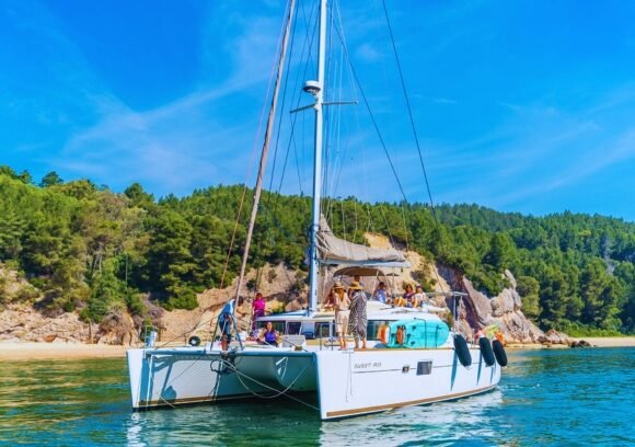 PRIVATE BOAT TOURS: Passeio privado de Catamarã em Setúbal (2h)