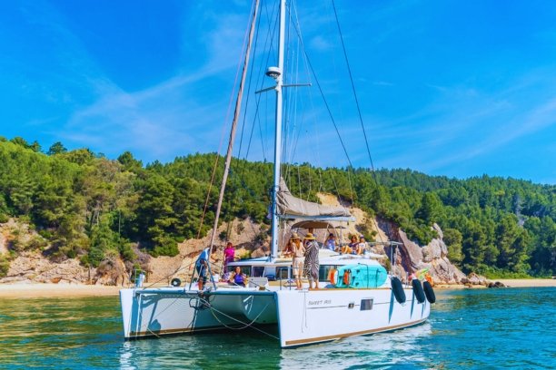 PRIVATE BOAT TOURS: Passeio privado de Catamarã em Setúbal (2h)