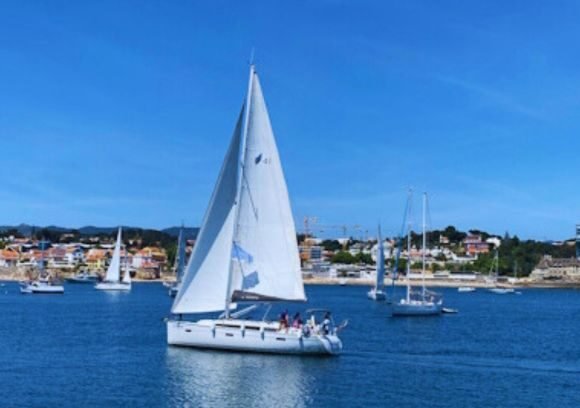 Passeio privado sail & sushi em Lisboa. Preço “Sob Consulta”(3h)
