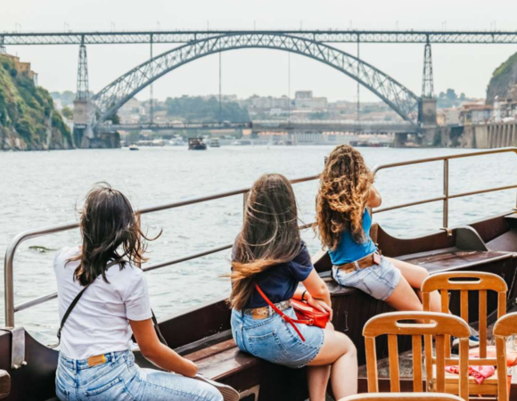 Cruzeiro das 6 pontes - Famoso passeio em barco Rabelo no Porto